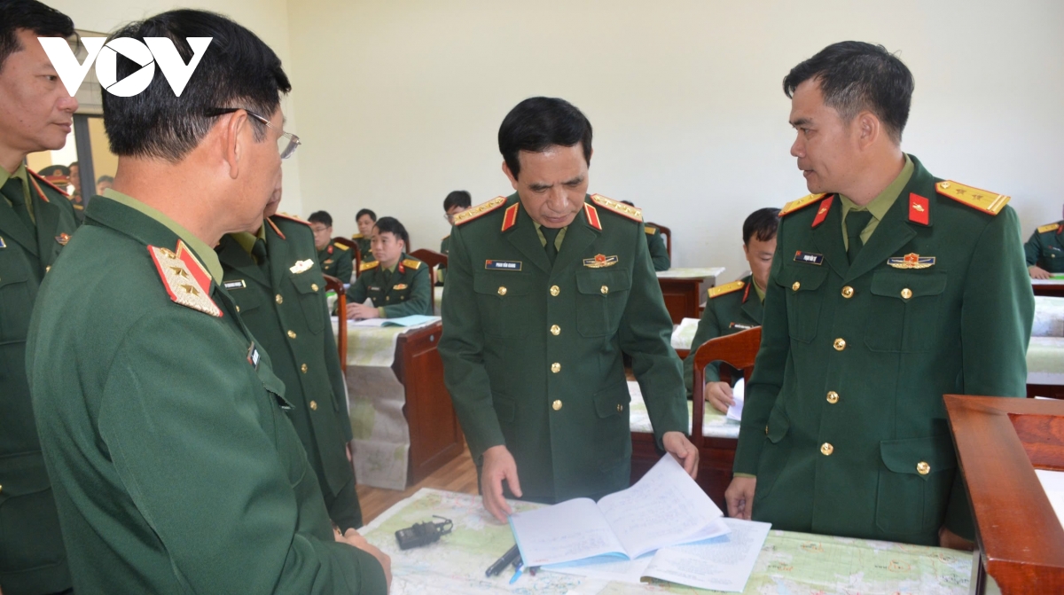 Đại tướng Phan Văn Giang làm việc với Học viện Lục quân
